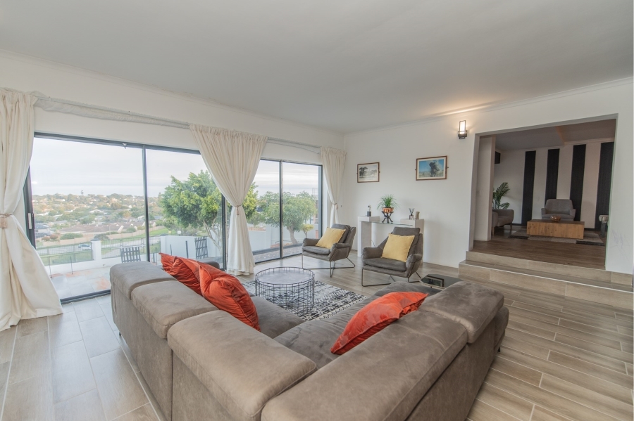 4 Bedroom Property for Sale in Lovemore Heights Estate Eastern Cape
